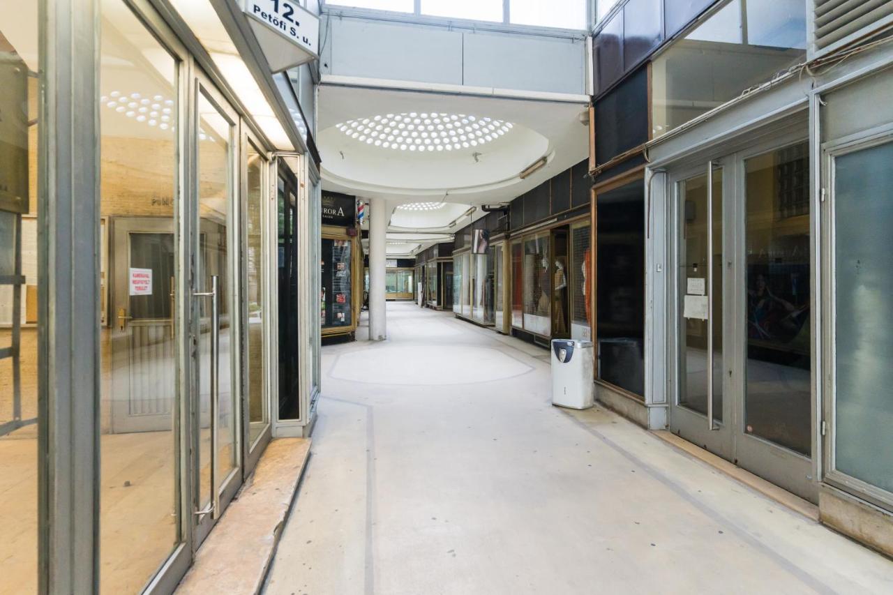 Cheerful Studio Budapest Downtown エクステリア 写真